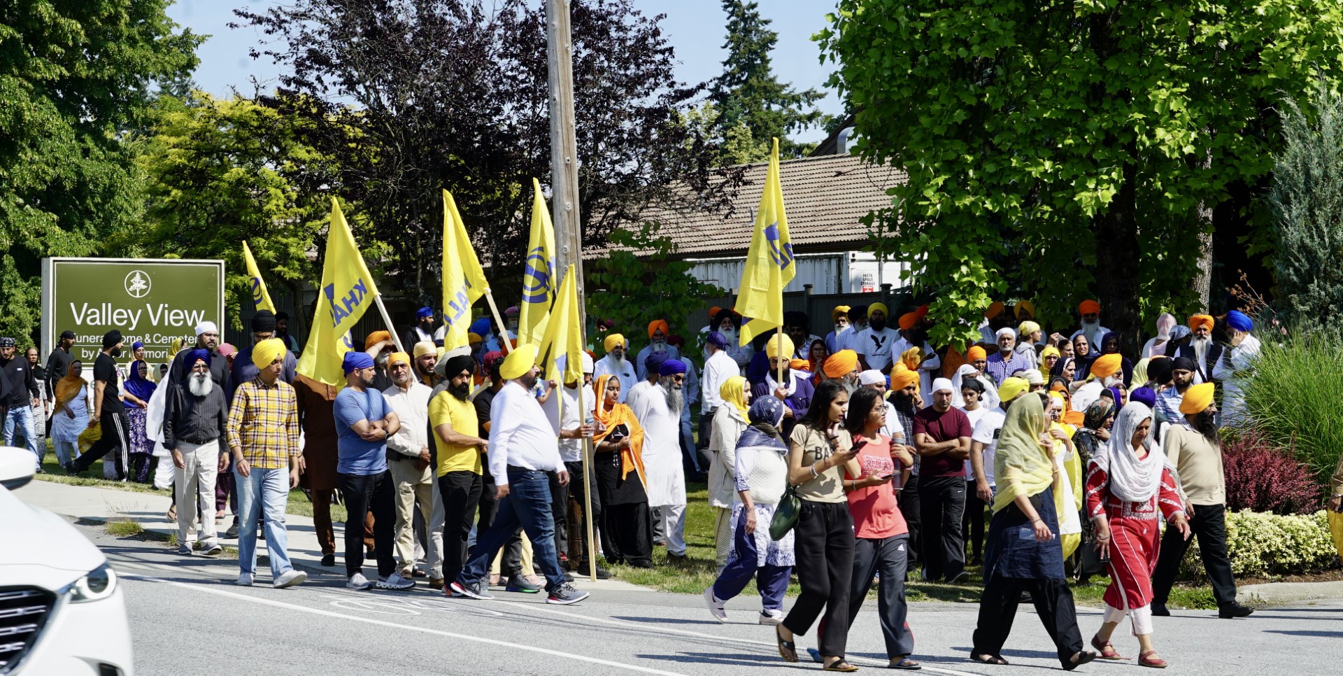 Hundreds Of Sikhs Carrying Khalistan Flags Pay Respect To Slain Martyr Hardeep Singh Nijjar