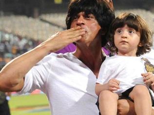 Shah Rukh Khan Assures His Fans That Fan Is Not A Ripoff Of Robert Deniro Starrer The Fan