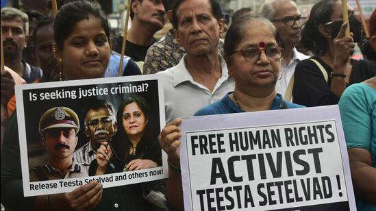 Several South Asian Organizations Declare Support For Teesta Setalvad And Sreekumar